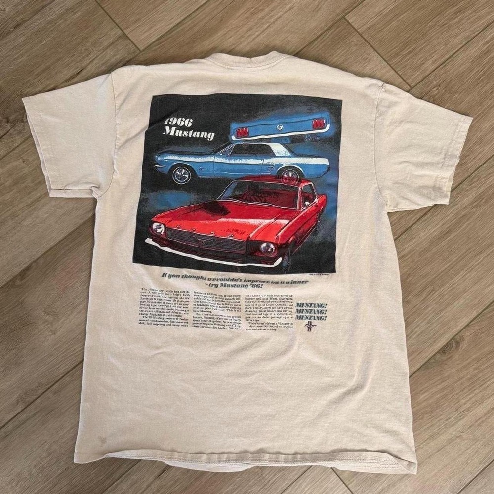 Ford Mustang T-shirt with blue Ford logo Size L